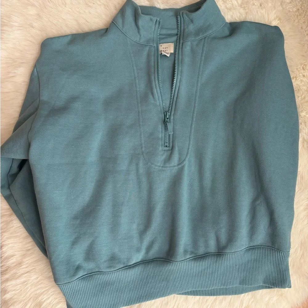 Teal/Turquoise Quarterzip - Picture 2 of 5